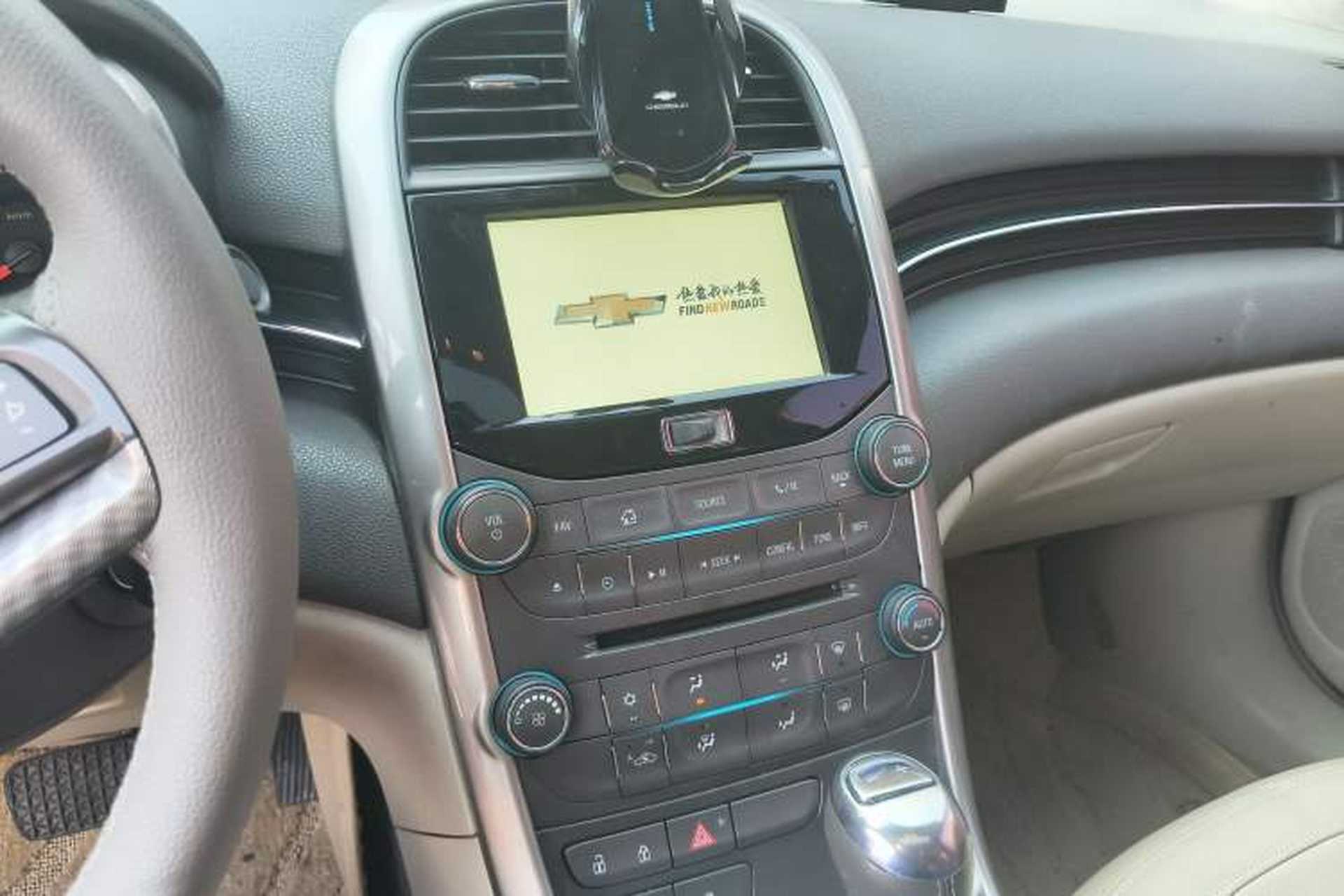 Used Chevrolet Malibu 2014 2.0L Automatic Luxury Edition Audio And AC Panel