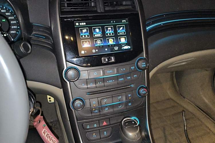Used Chevrolet Malibu 2014 2.0L Automatic Luxury Edition Audio And AC Panel