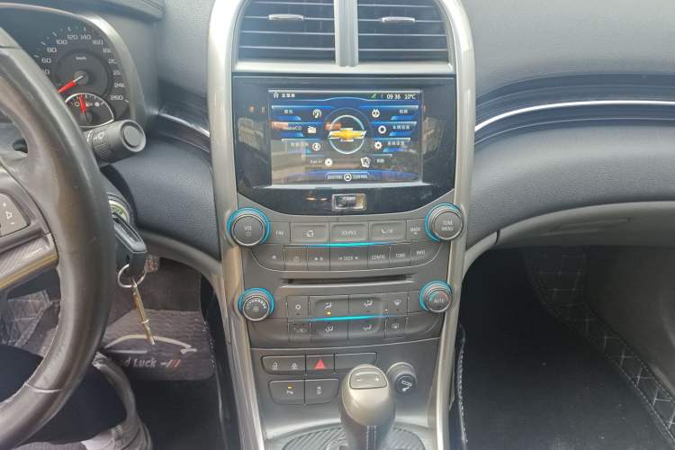 Used Chevrolet Malibu 2014 2.0L Automatic Luxury Edition Audio And AC Panel