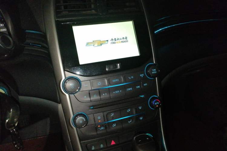 Used Chevrolet Malibu 2014 2.4L Automatic Luxury Edition Audio And AC Panel