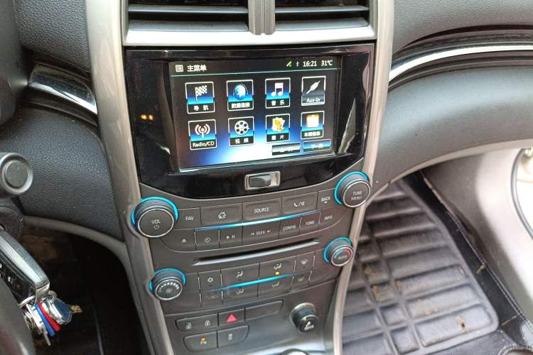 Used Chevrolet Malibu 2014 2.0L Automatic Luxury Edition Audio And AC Panel