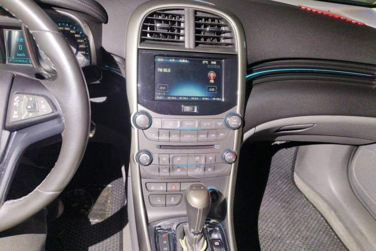 Used Chevrolet Malibu 2014 2.4L Automatic Luxury Edition Audio And AC Panel