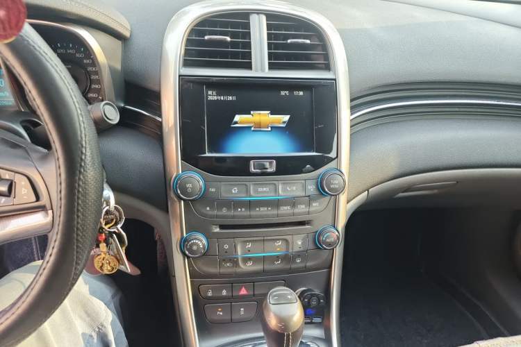 Used Chevrolet Malibu 2014 2.4L Automatic Luxury Edition Audio And AC Panel