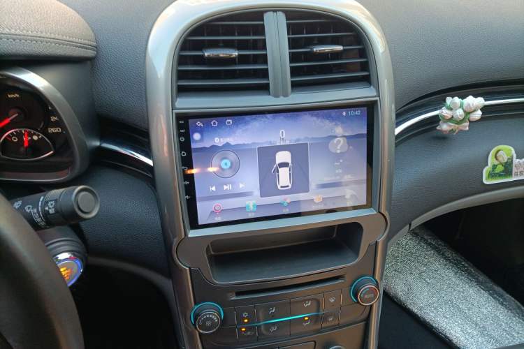Used Chevrolet Malibu 2014 2.0L Automatic Luxury Edition Audio And AC Panel