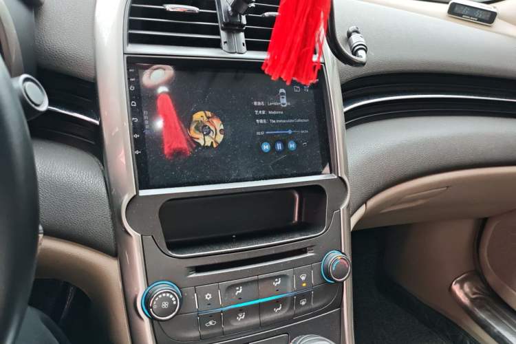 Used Chevrolet Malibu 2014 2.0L Automatic Comfort Edition Audio And AC Panel