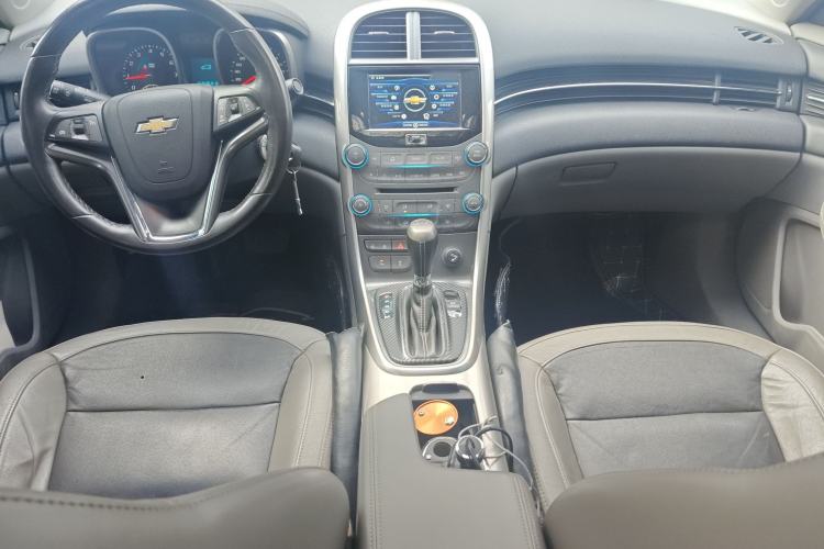 Used Chevrolet Malibu 2014 2.0L Automatic Luxury Edition Center Console