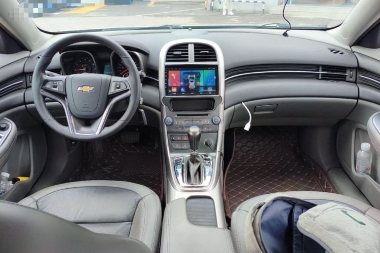 Used Chevrolet Malibu 2014 2.4L Automatic Luxury Edition Center Console