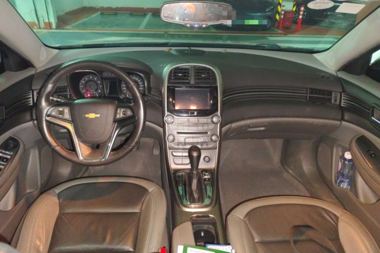 Used Chevrolet Malibu 2014 2.0L Automatic Luxury Edition Center Console