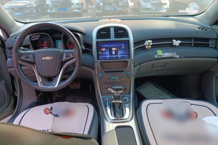 Used Chevrolet Malibu 2014 2.0L Automatic Luxury Edition Center Console