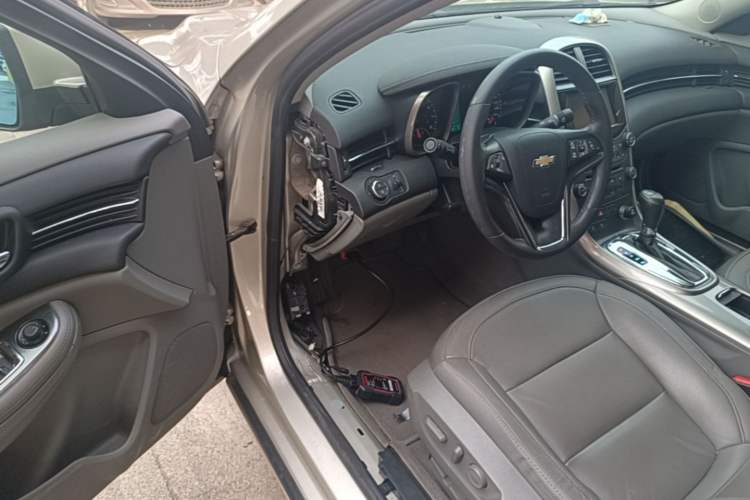 Used Chevrolet Malibu 2014 2.0L Automatic Luxury Edition Driver Seat