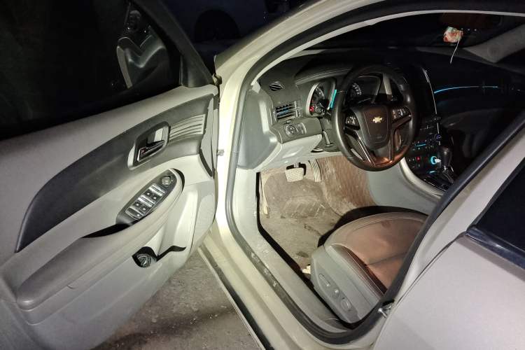 Used Chevrolet Malibu 2014 2.0L Automatic Luxury Edition Driver Seat