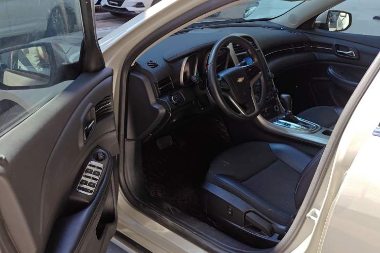 Used Chevrolet Malibu 2014 1.6T Automatic Comfort Edition Driver Seat