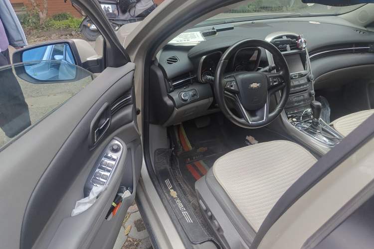 Used Chevrolet Malibu 2014 2.0L Automatic Luxury Edition Driver Seat