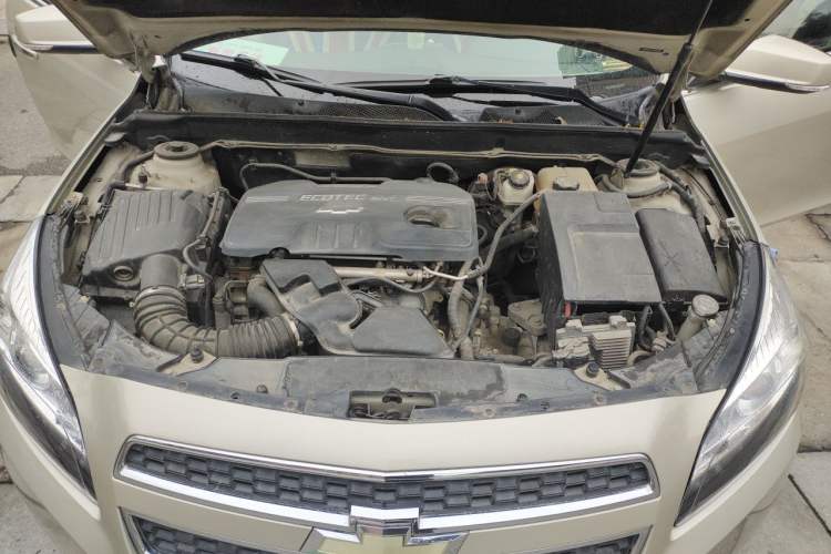 Used Chevrolet Malibu 2014 2.0L Automatic Comfort Edition Engine Bay