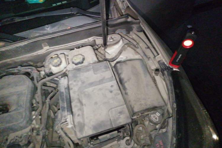 Used Chevrolet Malibu 2014 2.4L Automatic Luxury Edition Engine Bay Left