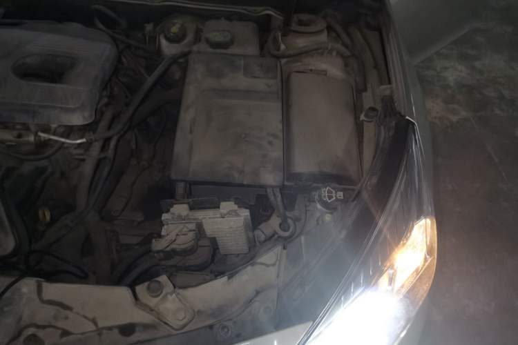 Used Chevrolet Malibu 2014 2.0L Automatic Comfort Edition Engine Bay Left
