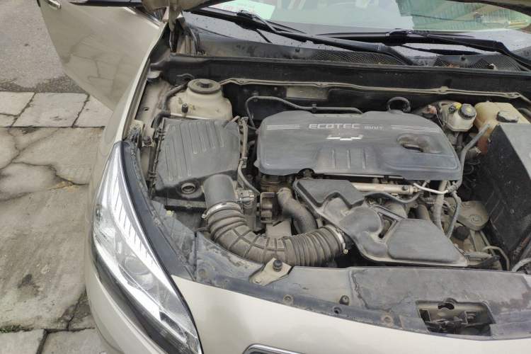 Used Chevrolet Malibu 2014 2.0L Automatic Comfort Edition Engine Bay Right