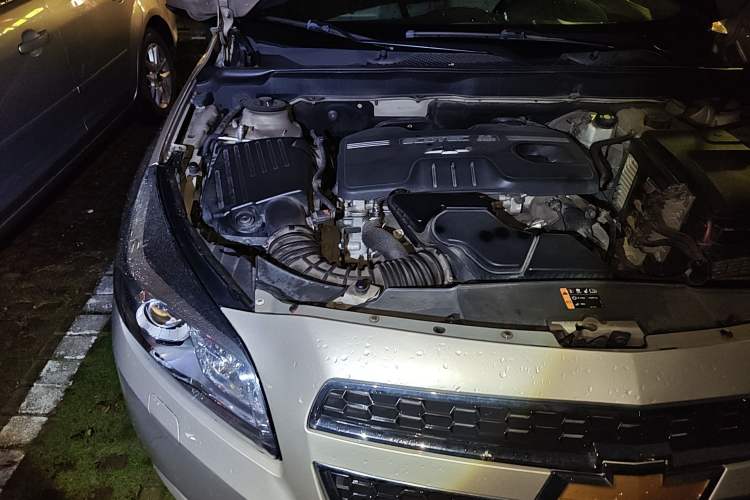 Used Chevrolet Malibu 2014 2.4L Automatic Luxury Edition Engine Bay Right