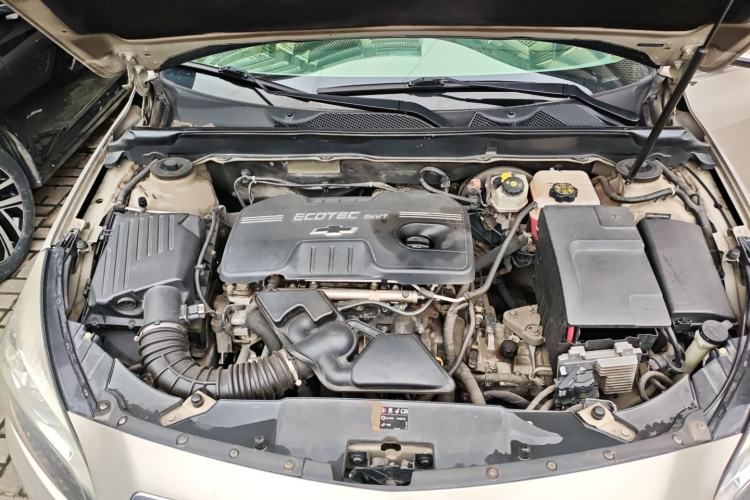 Used Chevrolet Malibu 2014 2.0L Automatic Comfort Edition Engine Bay