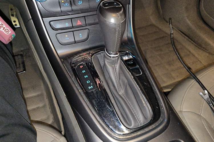 Used Chevrolet Malibu 2014 2.0L Automatic Luxury Edition Gear Lever