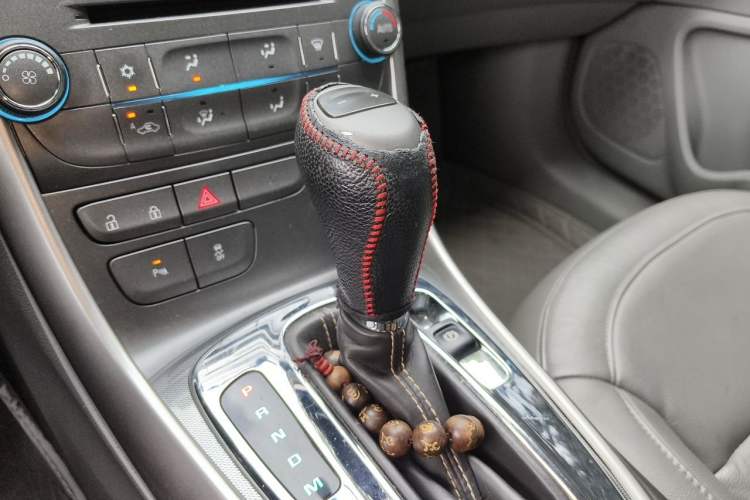 Used Chevrolet Malibu 2014 2.0L Automatic Luxury Edition Gear Lever