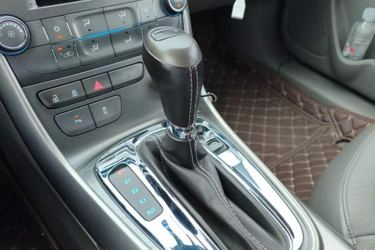 Used Chevrolet Malibu 2014 2.4L Automatic Luxury Edition Gear Lever