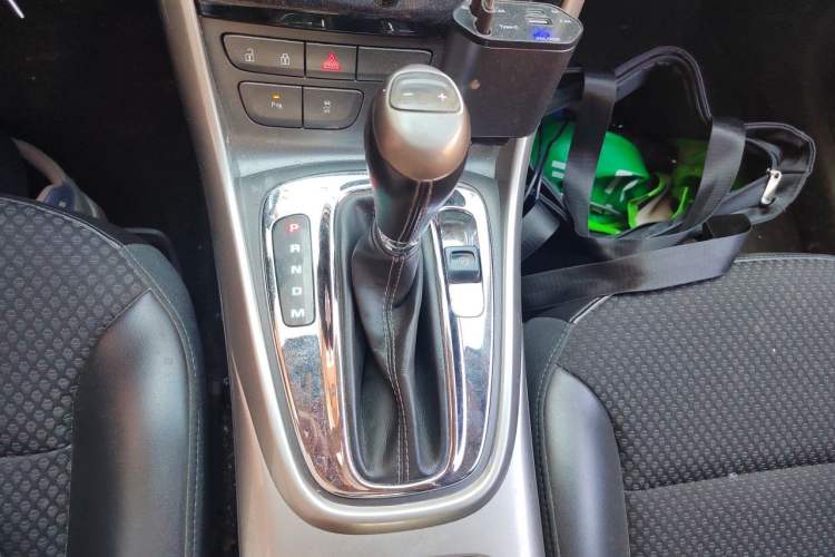 Used Chevrolet Malibu 2014 1.6T Automatic Comfort Edition Gear Lever