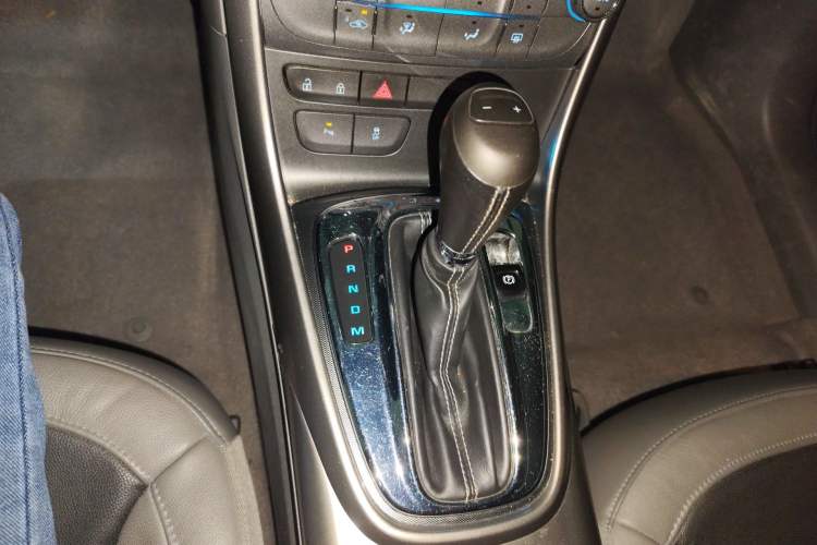 Used Chevrolet Malibu 2014 2.0L Automatic Luxury Edition Gear Lever