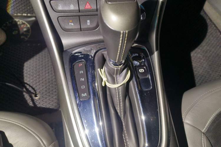 Used Chevrolet Malibu 2014 2.4L Automatic Luxury Edition Gear Lever