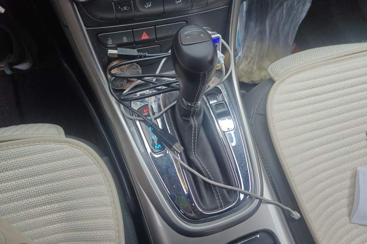 Used Chevrolet Malibu 2014 2.0L Automatic Luxury Edition Gear Lever