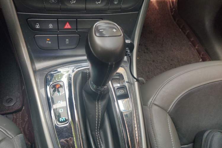 Used Chevrolet Malibu 2014 2.0L Automatic Luxury Edition Gear Lever