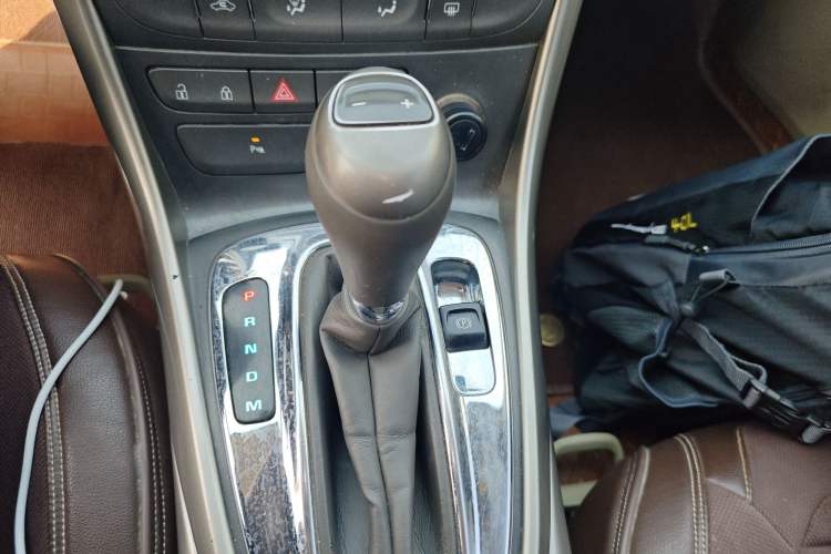 Used Chevrolet Malibu 2014 2.0L Automatic Comfort Edition Gear Lever
