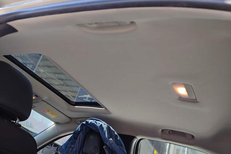 Used Chevrolet Malibu 2014 1.6T Automatic Comfort Edition Headliner