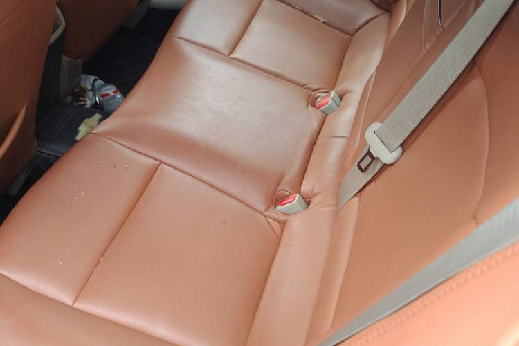 Used Chevrolet Malibu 2014 2.0L Automatic Comfort Edition Interior 1
