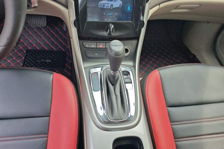 Used Chevrolet Malibu 2014 2.0L Automatic Comfort Edition Interior 6