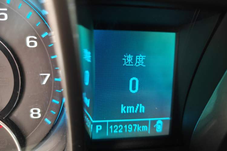 Used Chevrolet Malibu 2014 2.0L Automatic Luxury Edition Odometer Close Up
