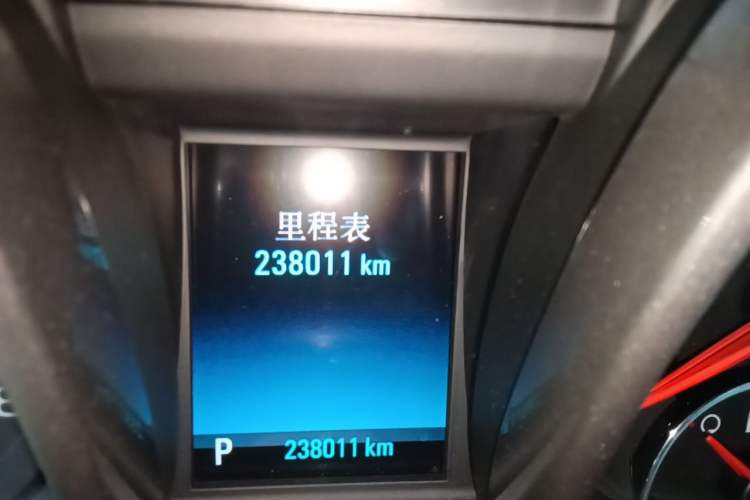 Used Chevrolet Malibu 2014 1.6T Automatic Luxury Edition Odometer Close Up
