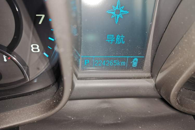Used Chevrolet Malibu 2014 2.0L Automatic Luxury Edition Odometer Close Up