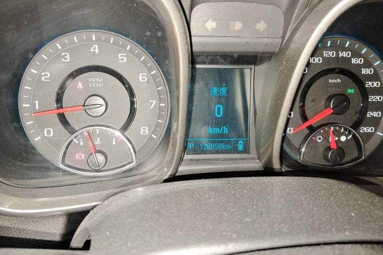 Used Chevrolet Malibu 2014 2.0L Automatic Luxury Edition Odometer Close Up