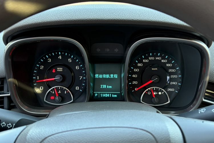 Used Chevrolet Malibu 2014 2.0L Automatic Comfort Edition Odometer Close Up