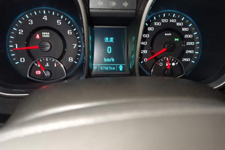 Used Chevrolet Malibu 2014 2.0L Automatic Comfort Edition Odometer Close Up