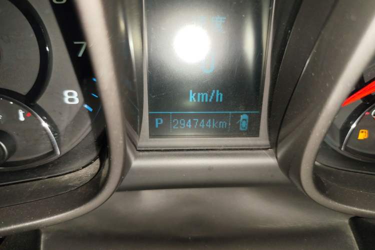 Used Chevrolet Malibu 2014 2.0L Automatic Luxury Edition Odometer Close Up