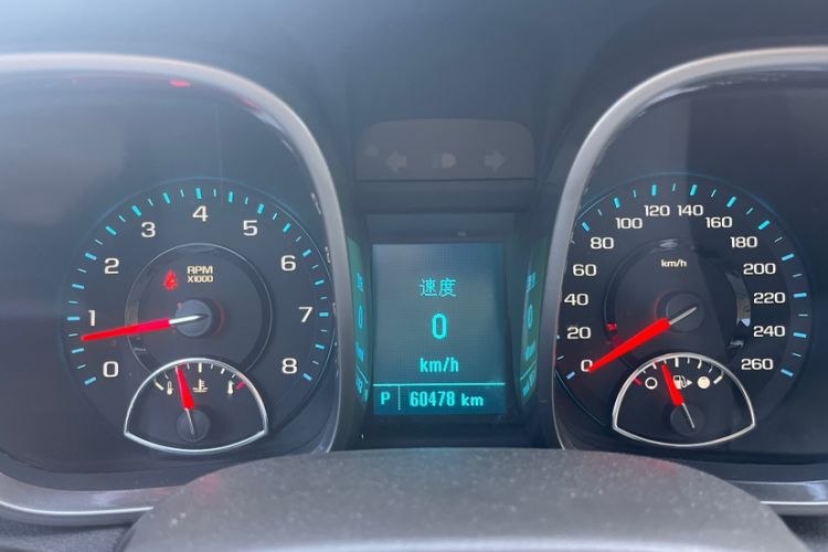 Used Chevrolet Malibu 2014 2.0L Automatic Comfort Edition Odometer Close Up