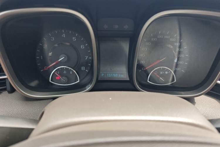 Used Chevrolet Malibu 2014 2.0L Automatic Comfort Edition Odometer Close Up