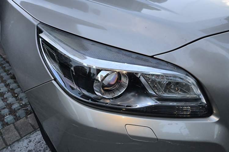 Used Chevrolet Malibu 2014 2.0L Automatic Luxury Edition Right Front Headlight