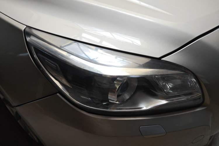 Used Chevrolet Malibu 2014 2.0L Automatic Luxury Edition Right Front Headlight