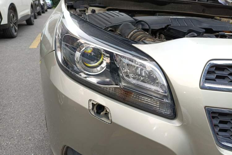 Used Chevrolet Malibu 2014 2.0L Automatic Luxury Edition Right Front Headlight