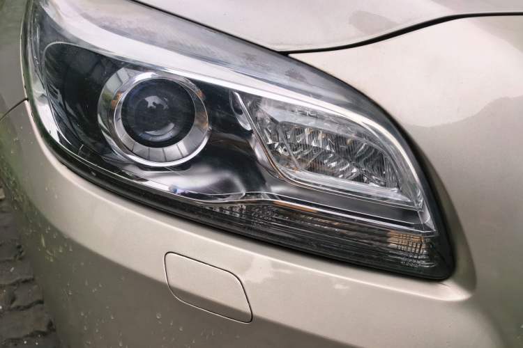 Used Chevrolet Malibu 2014 2.0L Automatic Luxury Edition Right Front Headlight