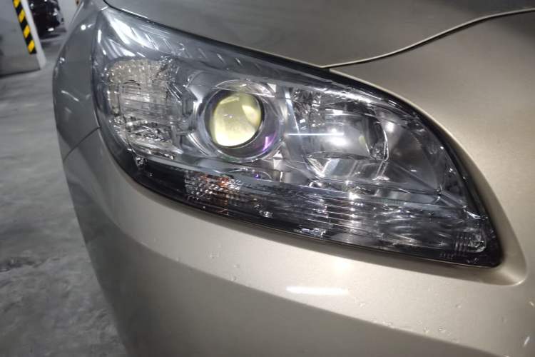 Used Chevrolet Malibu 2014 2.0L Automatic Comfort Edition Right Front Headlight