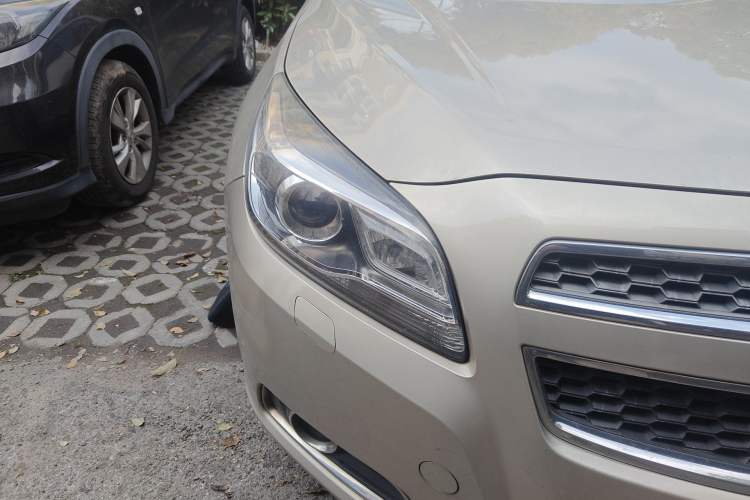 Used Chevrolet Malibu 2014 2.0L Automatic Luxury Edition Right Front Headlight